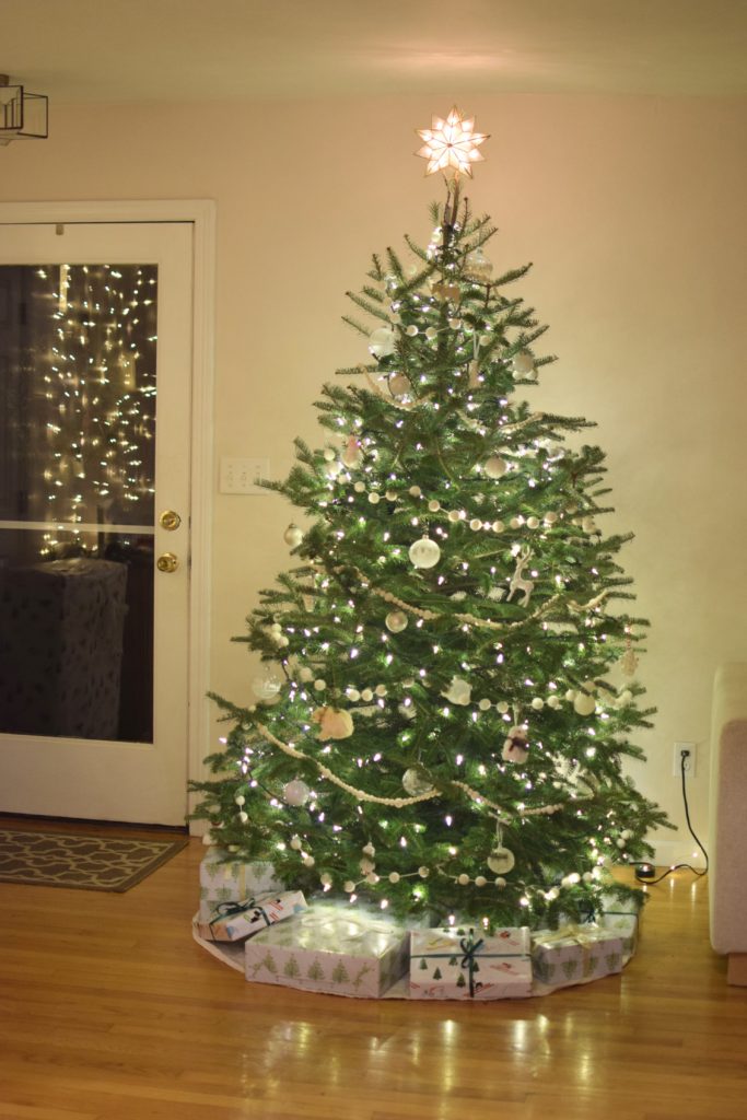 Simple White Christmas Tree Decorations - The Well Dressed Table